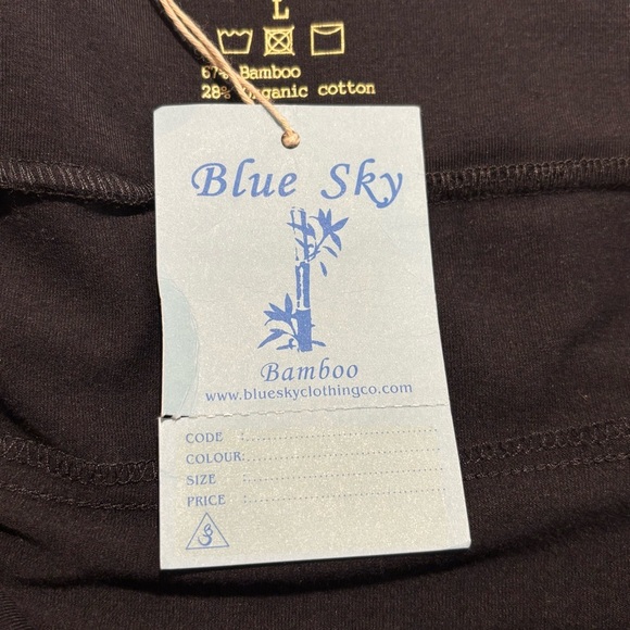 BLUE SKY Sz L Asymmetrical Jersey Knit With Diagonal Seam Detailing Skirt NEW - Picture 6 of 7